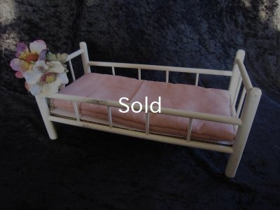 画像4: Old small Doll Bed(コサージュ・マットつき）